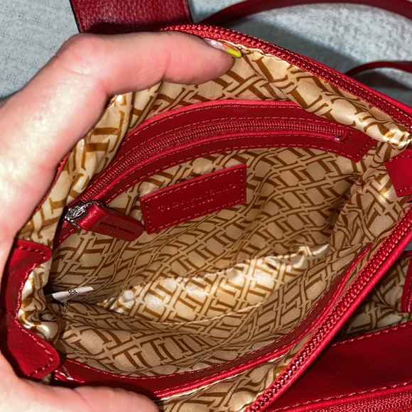 Like new Tignanello Crossbody Turnlock Bag - Picture 8 of 16